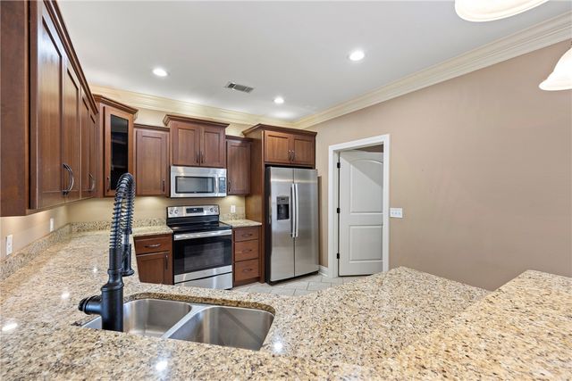 31 Village Court, Russellville, AR 72802
