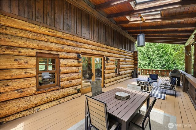 5931 290th Avenue SE, Issaquah, WA 98027