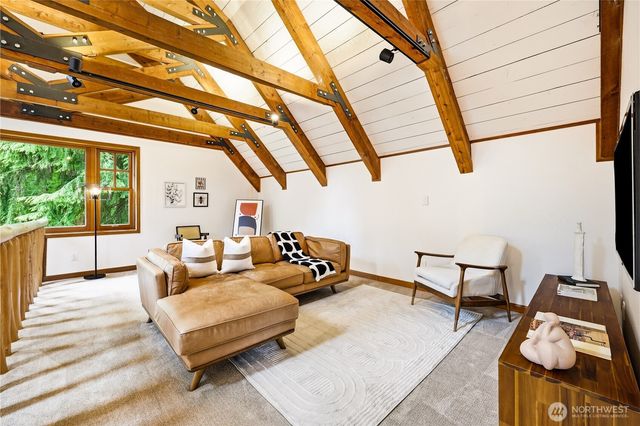 5931 290th Avenue SE, Issaquah, WA 98027