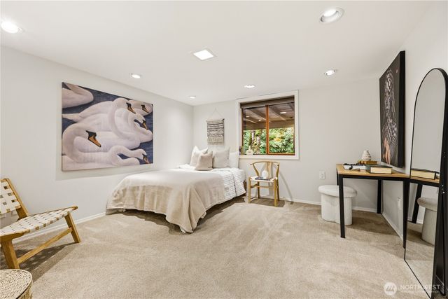 5931 290th Avenue SE, Issaquah, WA 98027