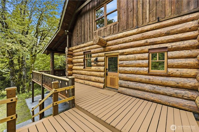 5931 290th Avenue SE, Issaquah, WA 98027