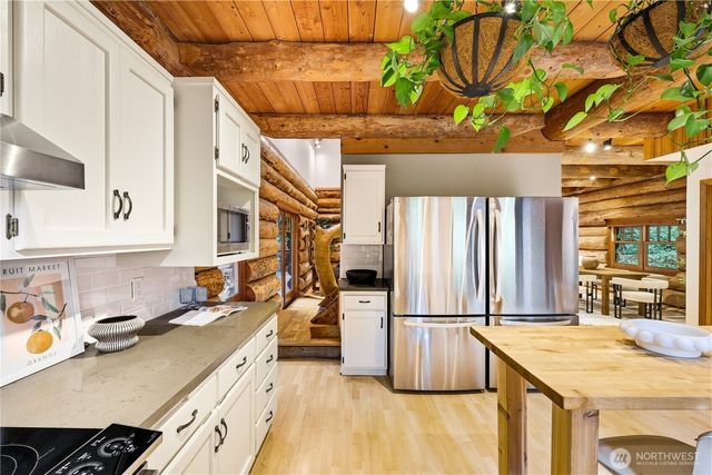 5931 290th Avenue SE, Issaquah, WA 98027