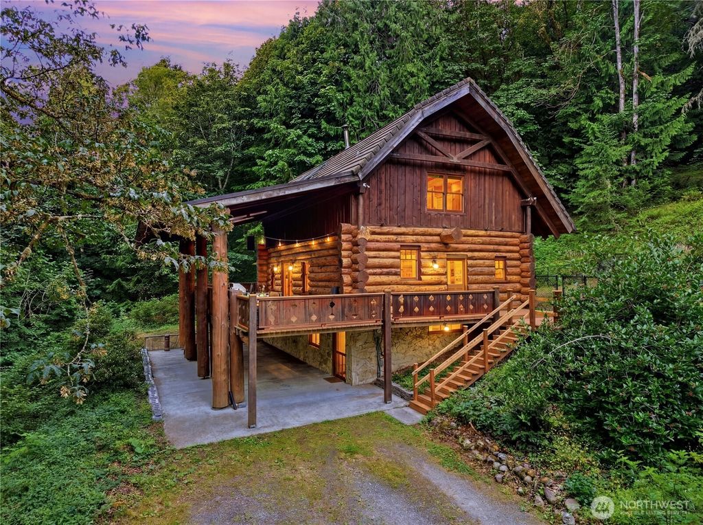 5931 290th Avenue SE, Issaquah, WA 98027