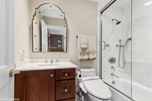 11 Moate Lane, Barrington Hills, IL 60010