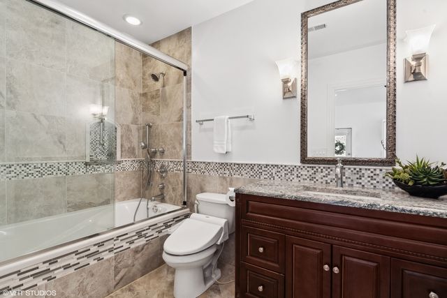 11 Moate Lane, Barrington Hills, IL 60010