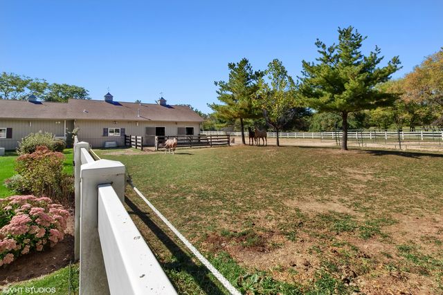 11 Moate Lane, Barrington Hills, IL 60010