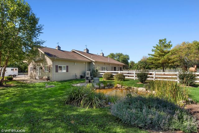 11 Moate Lane, Barrington Hills, IL 60010