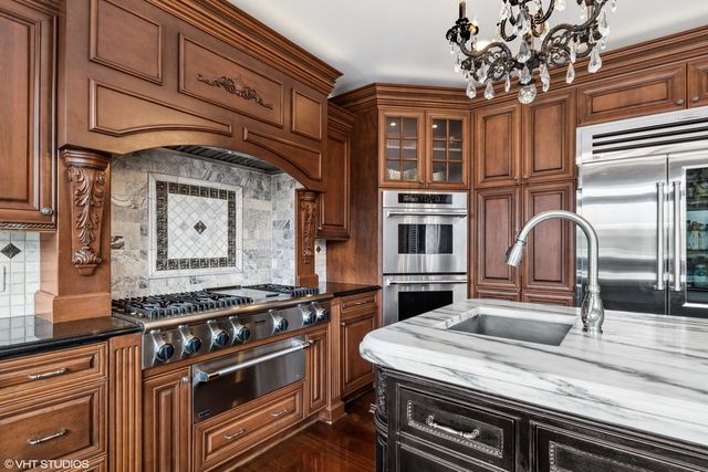 11 Moate Lane, Barrington Hills, IL 60010