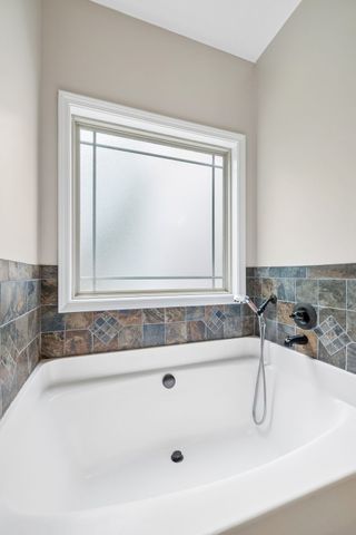 634 Hidden Valley Dr, Clarksville, TN 37040