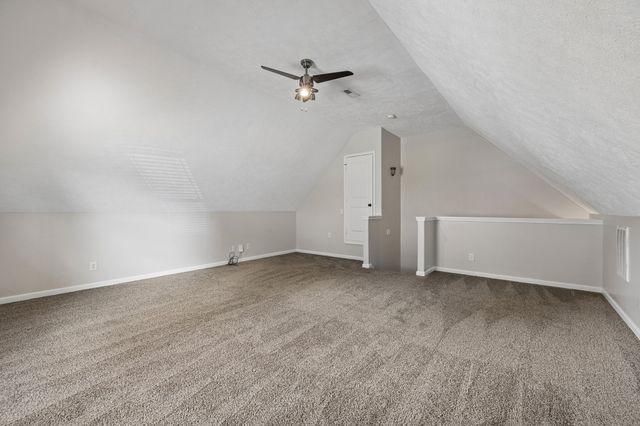 634 Hidden Valley Dr, Clarksville, TN 37040