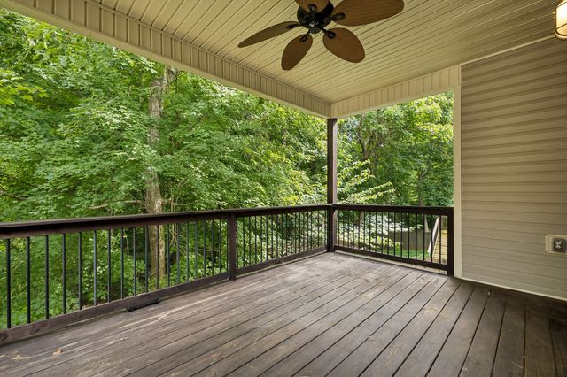 634 Hidden Valley Dr, Clarksville, TN 37040