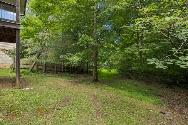 634 Hidden Valley Dr, Clarksville, TN 37040