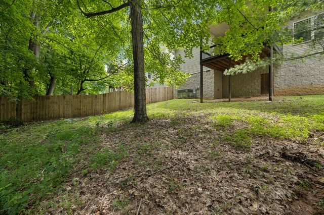 634 Hidden Valley Dr, Clarksville, TN 37040