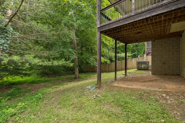 634 Hidden Valley Dr, Clarksville, TN 37040