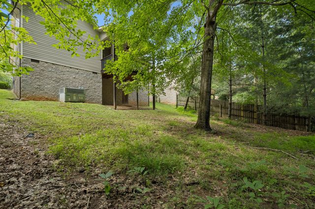 634 Hidden Valley Dr, Clarksville, TN 37040