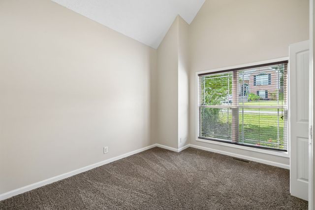634 Hidden Valley Dr, Clarksville, TN 37040