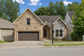 634 Hidden Valley Dr, Clarksville, TN 37040
