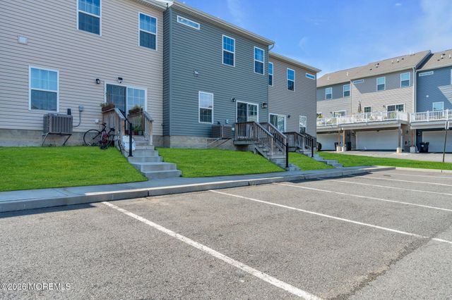 63 American Way, Cliffwood, NJ 07721