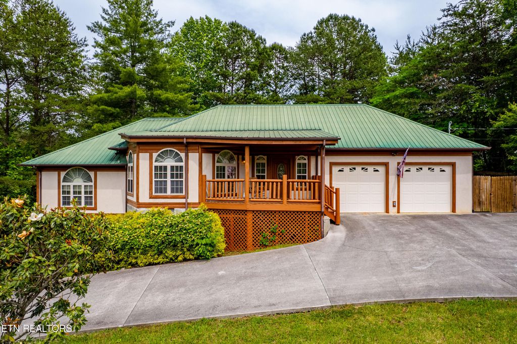 332 Pembroke Drive, Sevierville, TN 37876