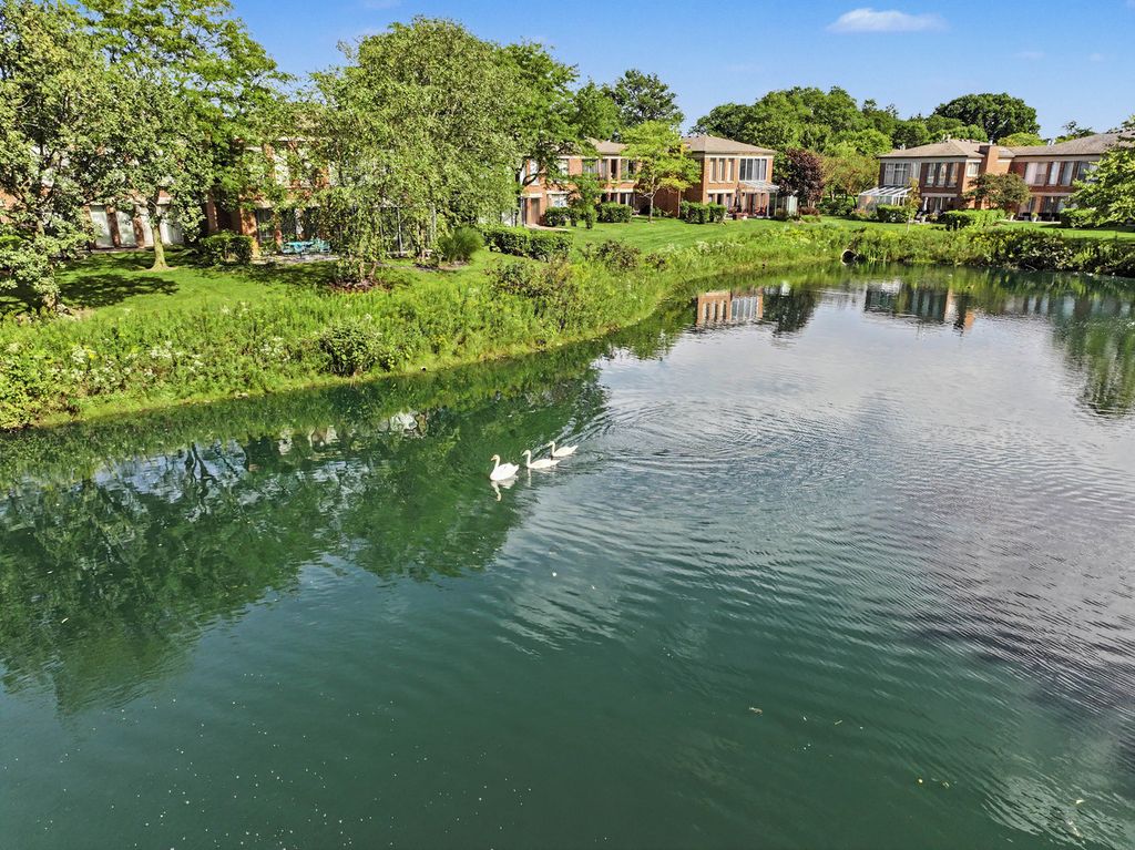 352 Kelburn Road 222, Deerfield, IL 60015 — photo 2
