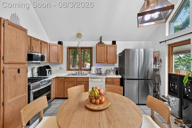 679 N Long Lake Boulevard, Lake Orion, MI 48362