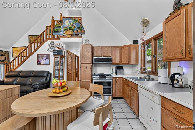 679 N Long Lake Boulevard, Lake Orion, MI 48362