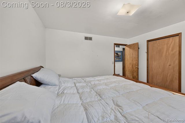 679 N Long Lake Boulevard, Lake Orion, MI 48362