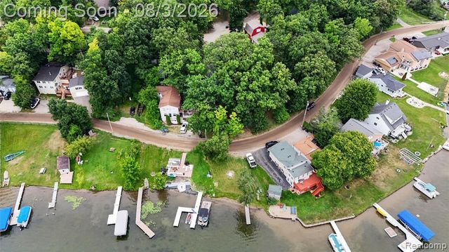 679 N Long Lake Boulevard, Lake Orion, MI 48362
