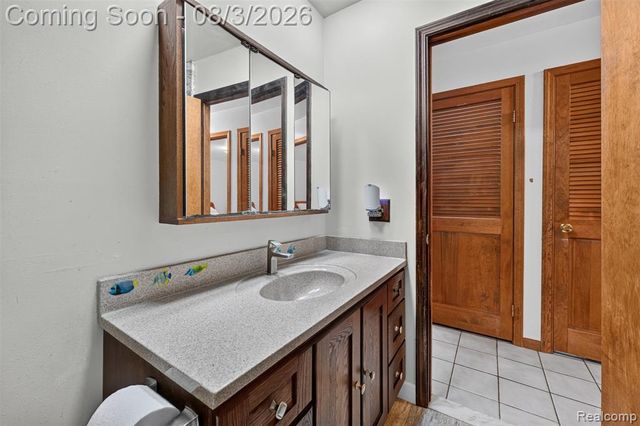 679 N Long Lake Boulevard, Lake Orion, MI 48362