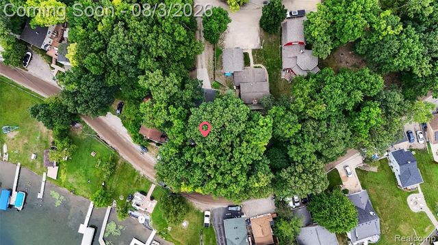 679 N Long Lake Boulevard, Lake Orion, MI 48362