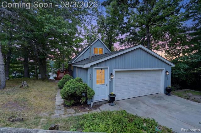 679 N Long Lake Boulevard, Lake Orion, MI 48362