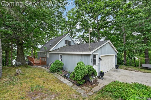 679 N Long Lake Boulevard, Lake Orion, MI 48362