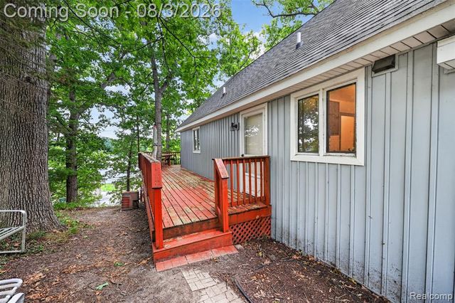679 N Long Lake Boulevard, Lake Orion, MI 48362