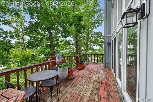 679 N Long Lake Boulevard, Lake Orion, MI 48362