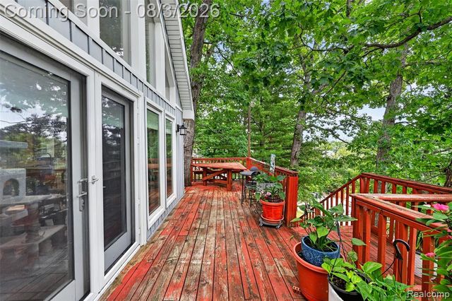 679 N Long Lake Boulevard, Lake Orion, MI 48362
