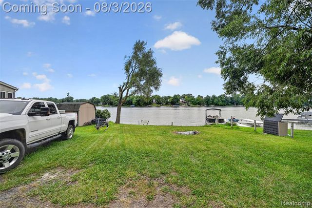 679 N Long Lake Boulevard, Lake Orion, MI 48362