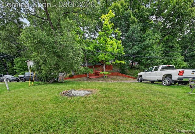 679 N Long Lake Boulevard, Lake Orion, MI 48362