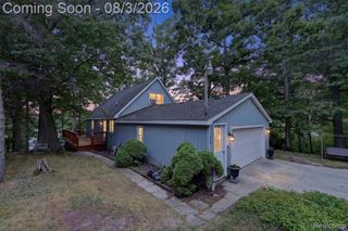 679 N Long Lake Boulevard, Lake Orion, MI 48362