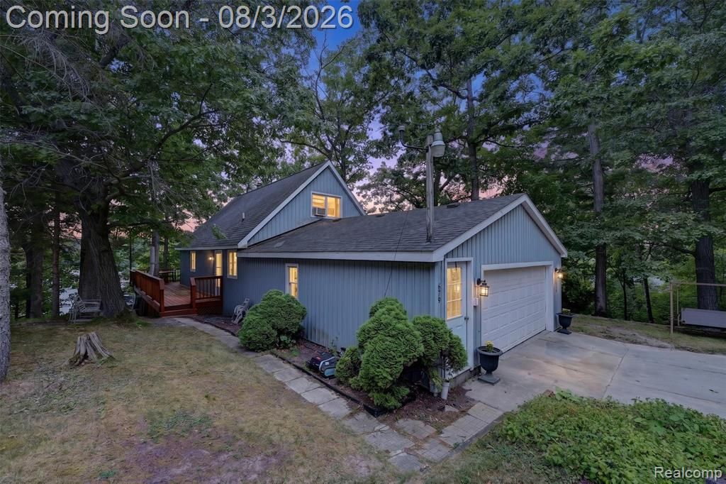 679 N Long Lake Boulevard, Lake Orion, MI 48362