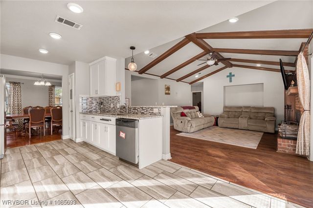 1501 N 13th Street, Van Buren, AR 72956