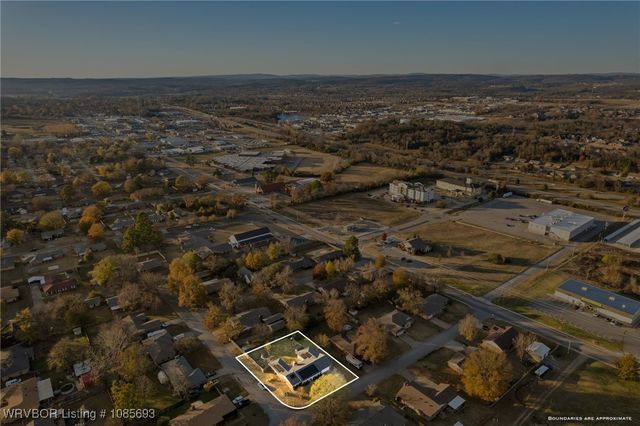 1501 N 13th Street, Van Buren, AR 72956