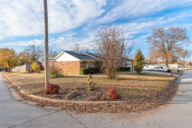 1501 N 13th Street, Van Buren, AR 72956