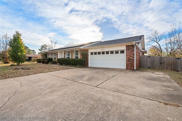 1501 N 13th Street, Van Buren, AR 72956