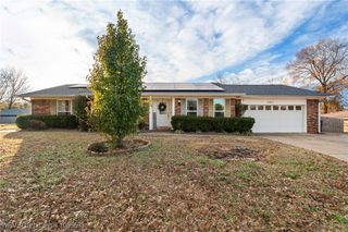 1501 N 13th Street, Van Buren, AR 72956