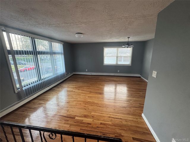 1005 Broadway, Westbury, NY 11590