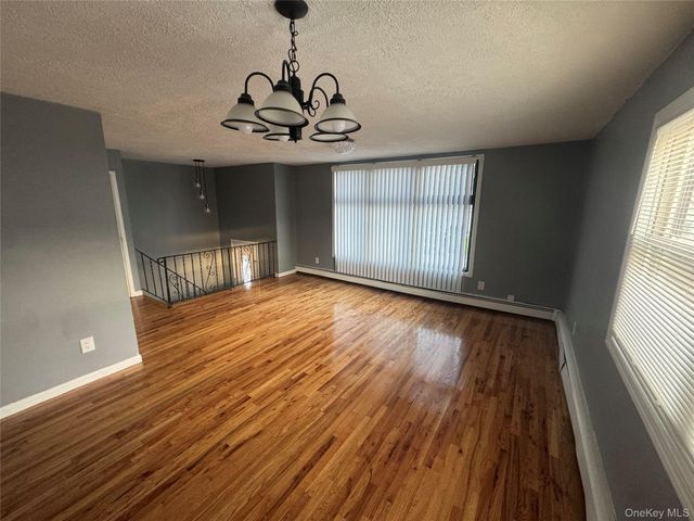 1005 Broadway, Westbury, NY 11590