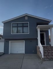 1005 Broadway, Westbury, NY 11590