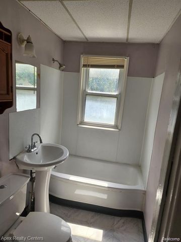 17358 Clarann Street, Melvindale, MI 48122