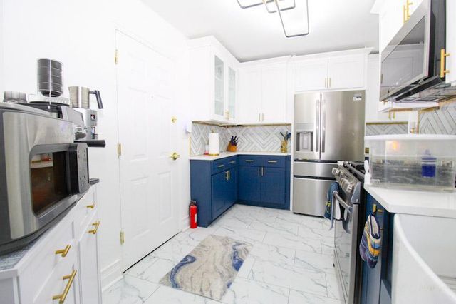 7321 S South Shore Drive 7B, Chicago, IL 60649