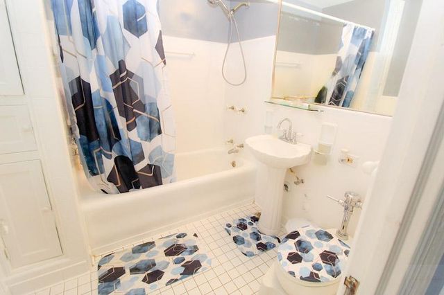 7321 S South Shore Drive 7B, Chicago, IL 60649